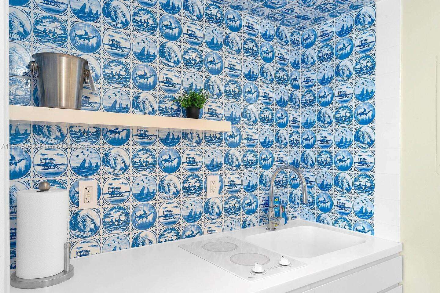 Mondrian Unit #906 | Picture 12