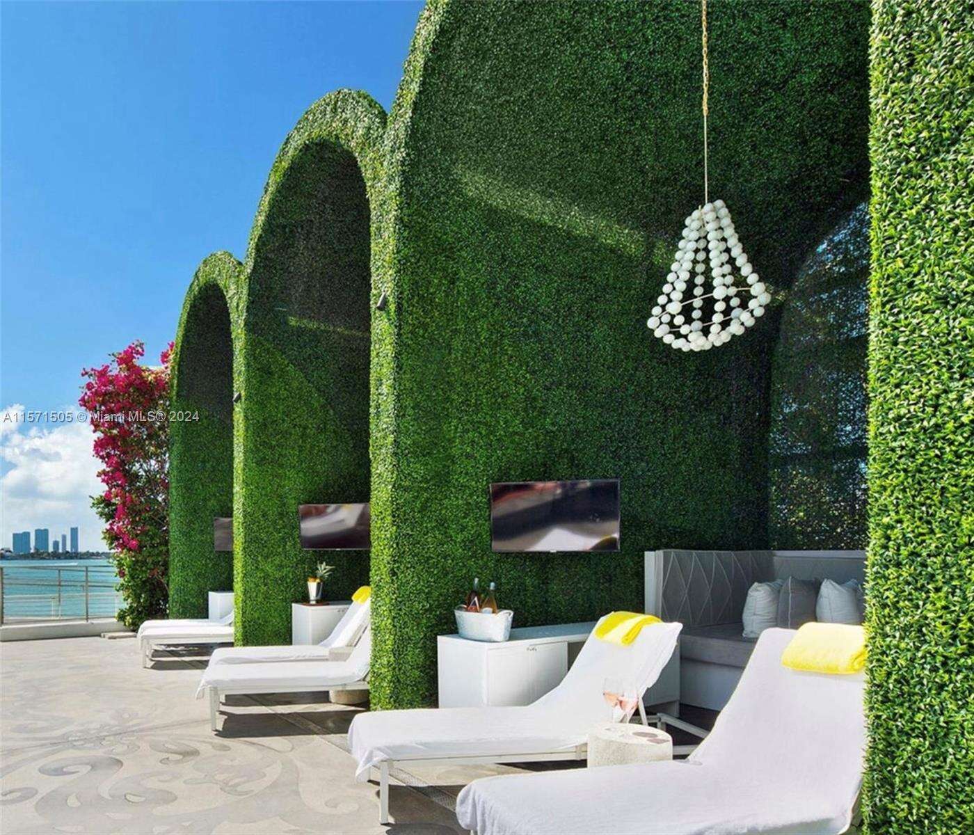 Mondrian Unit #906 | Picture 23