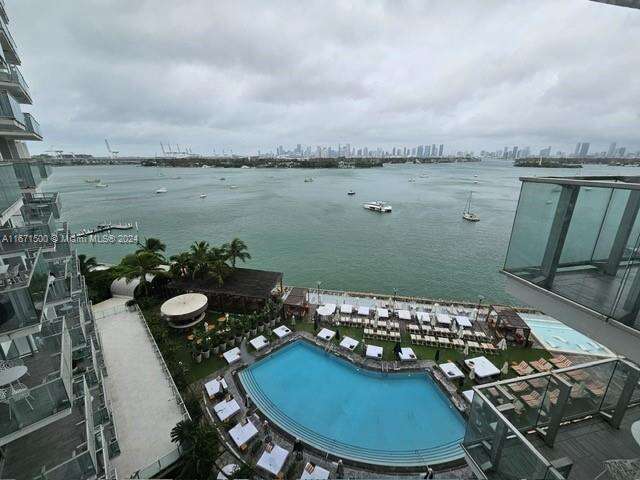 Mondrian Unit #908 | Picture 2