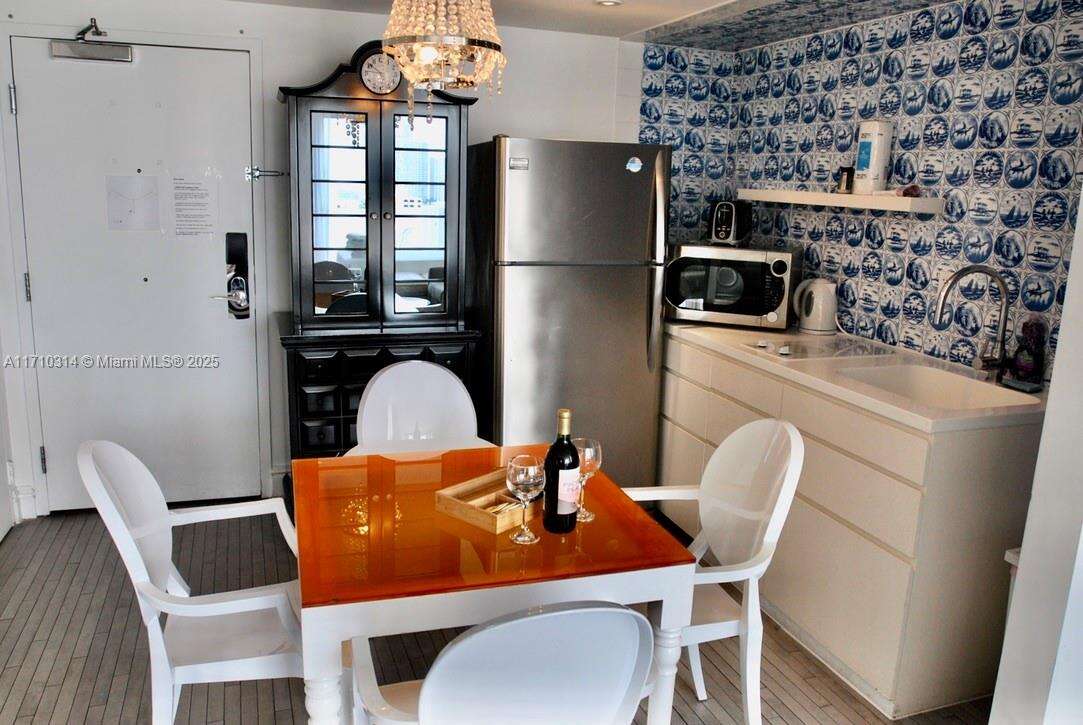 Mondrian Unit #PH-1 | Picture 6