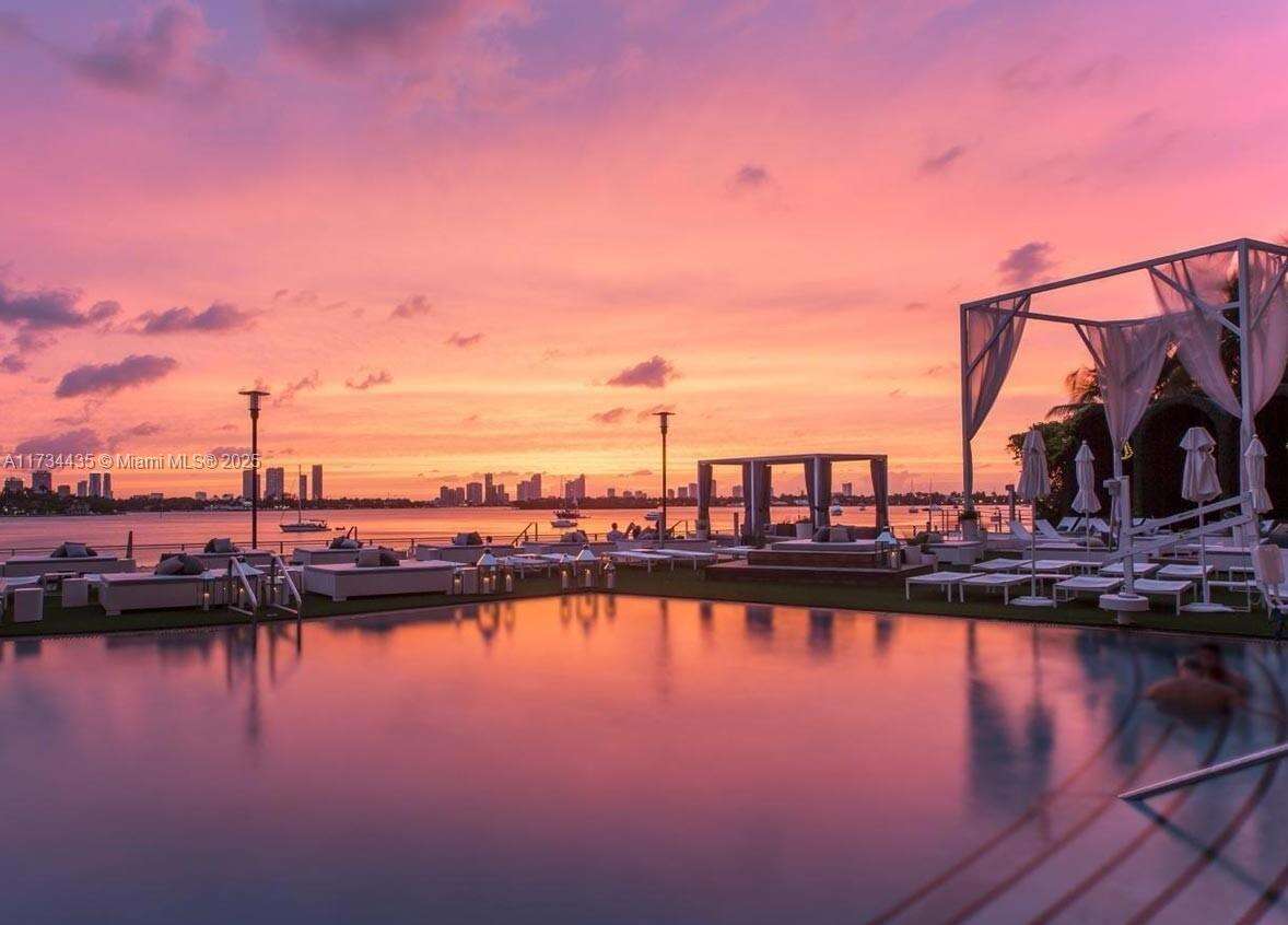 Mondrian For Sale | Unit #1510