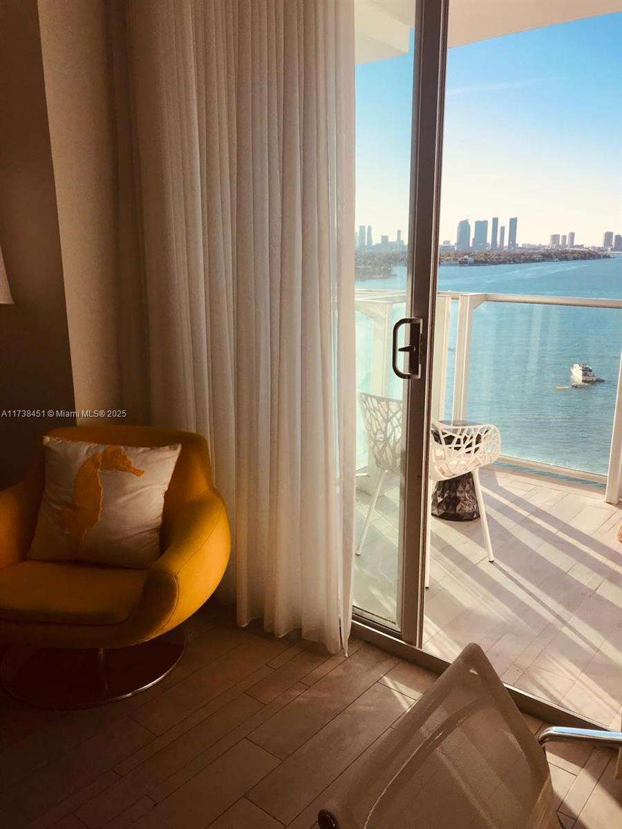 Mondrian For Sale | Unit #1124