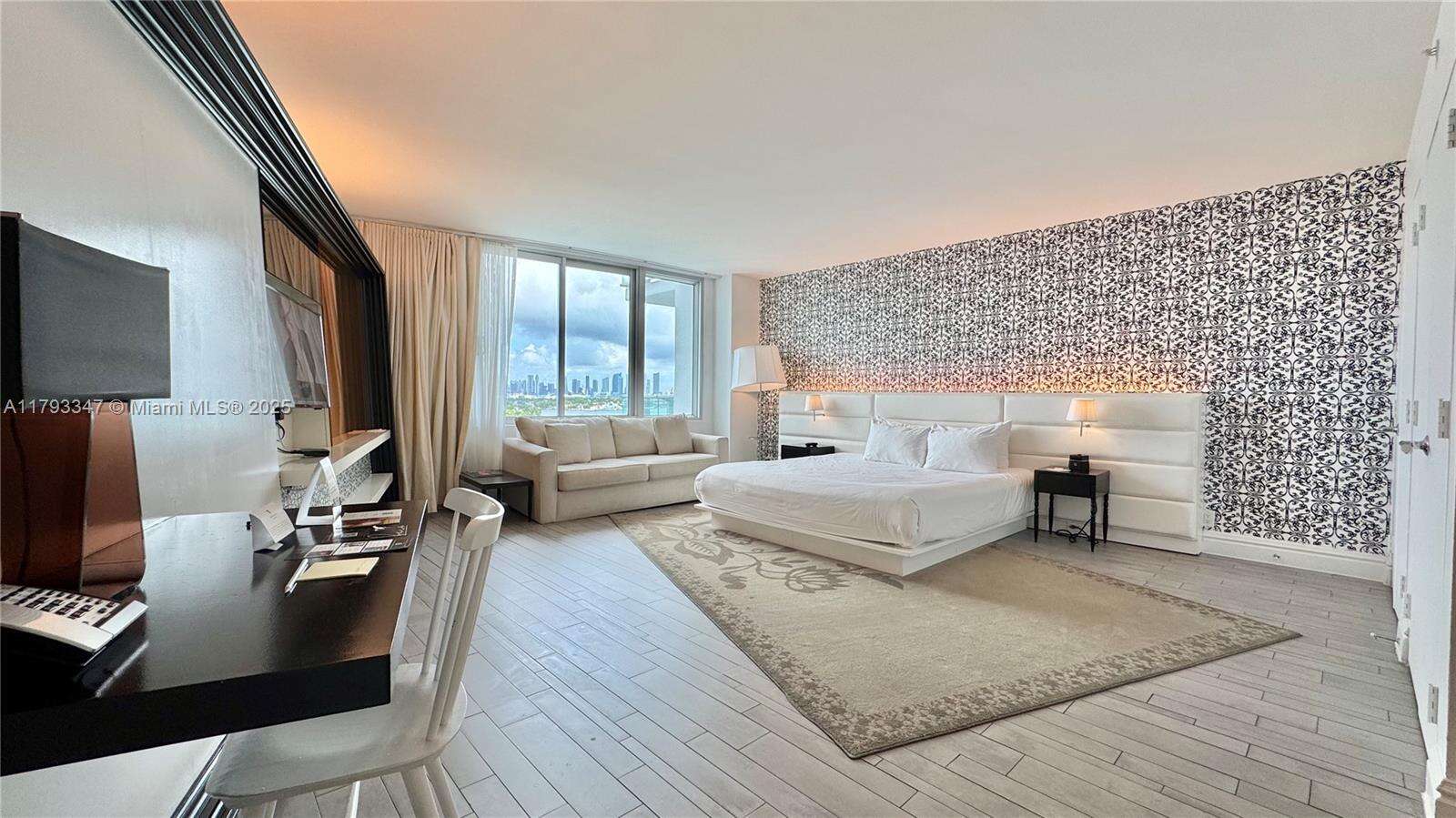 Mondrian For Sale | Unit #1108