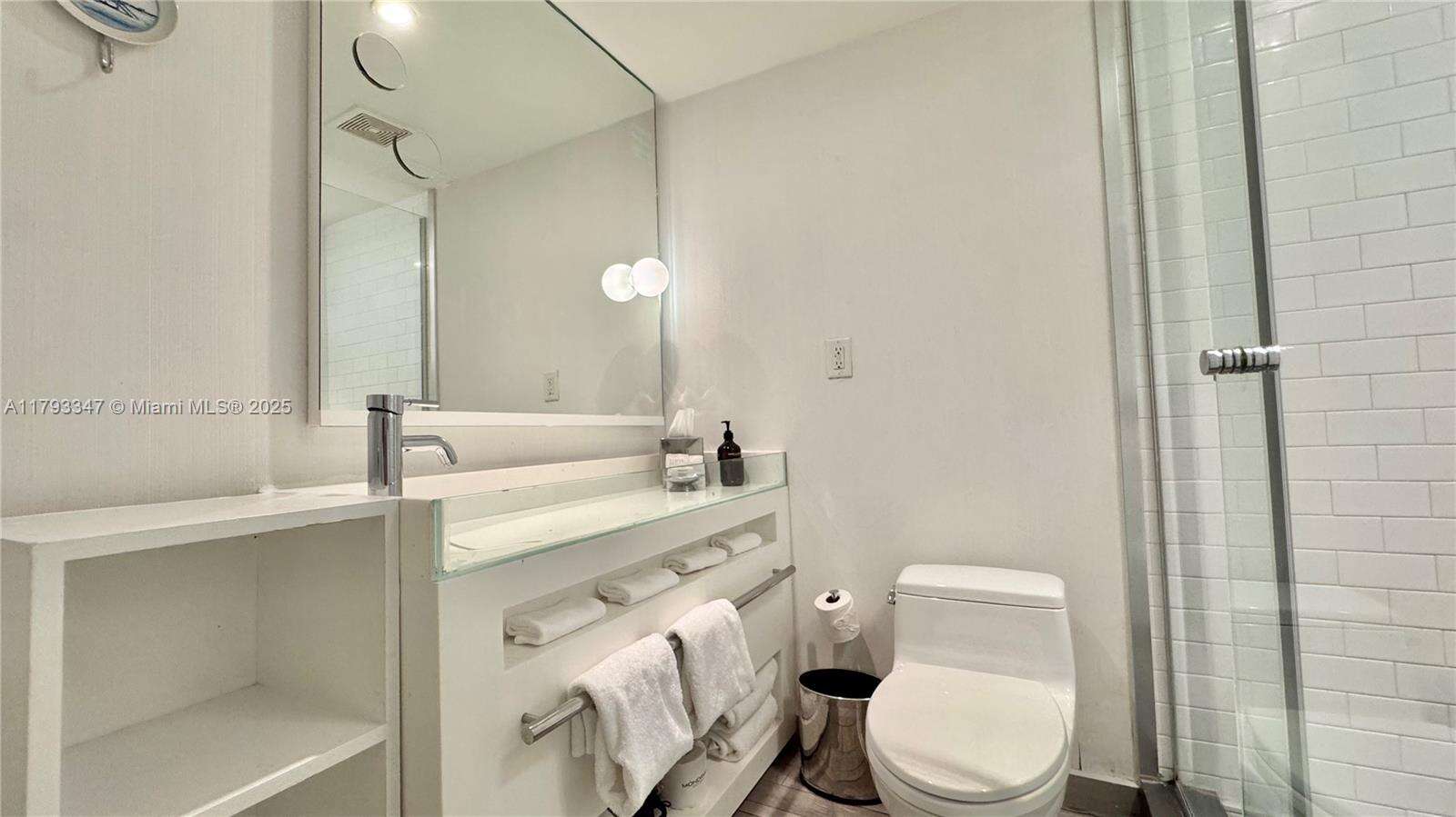 Mondrian Unit #1108 | Picture 11