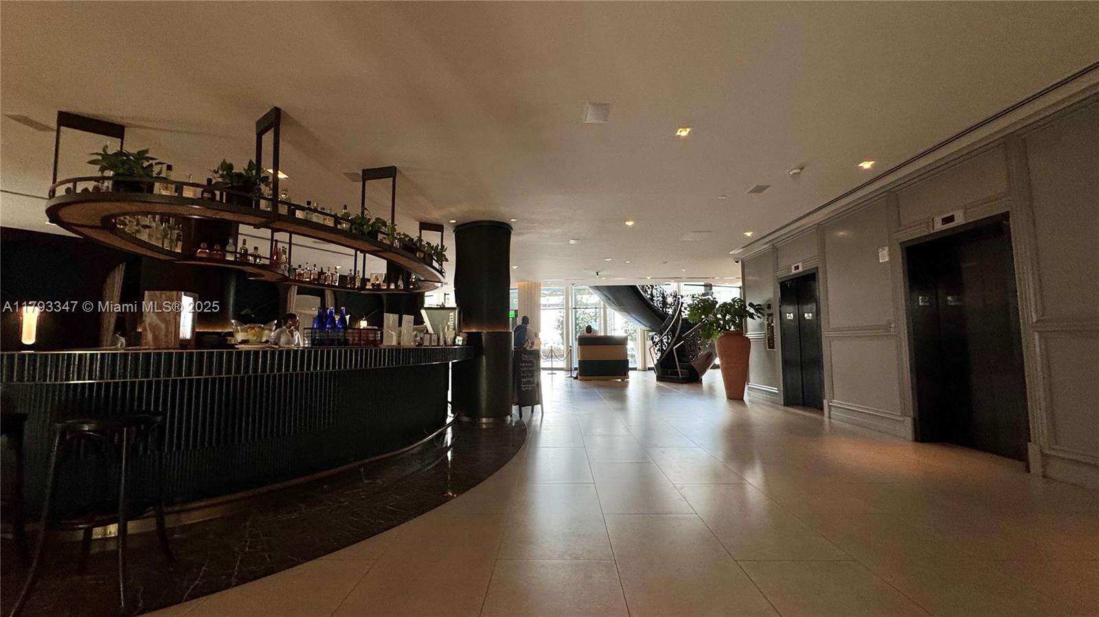 Mondrian Unit #1108 | Picture 21