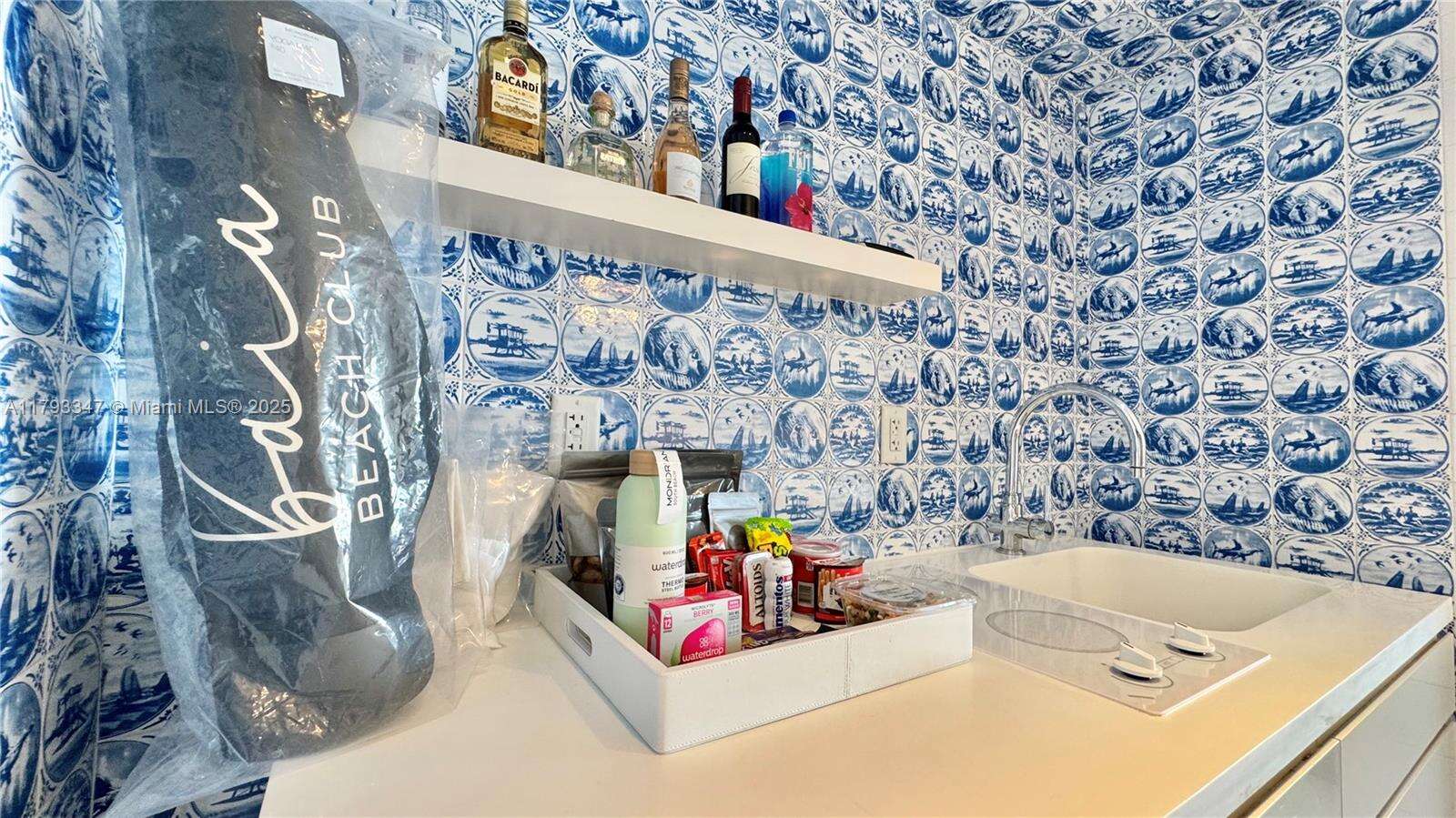 Mondrian Unit #1108 | Picture 9