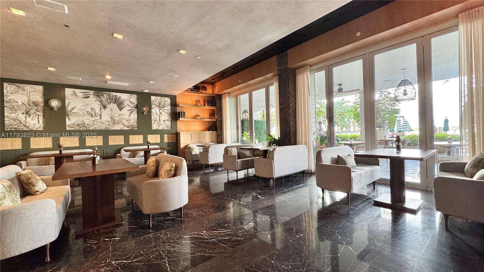 Mondrian Unit #812 | Picture 21