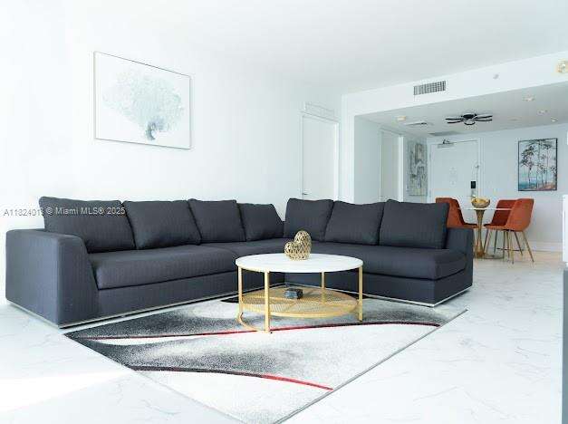 Mondrian Unit #510 | Picture 5