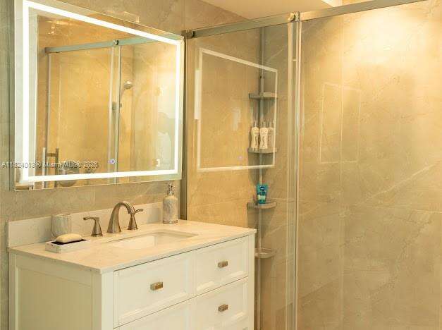 Mondrian Unit #510 | Picture 8