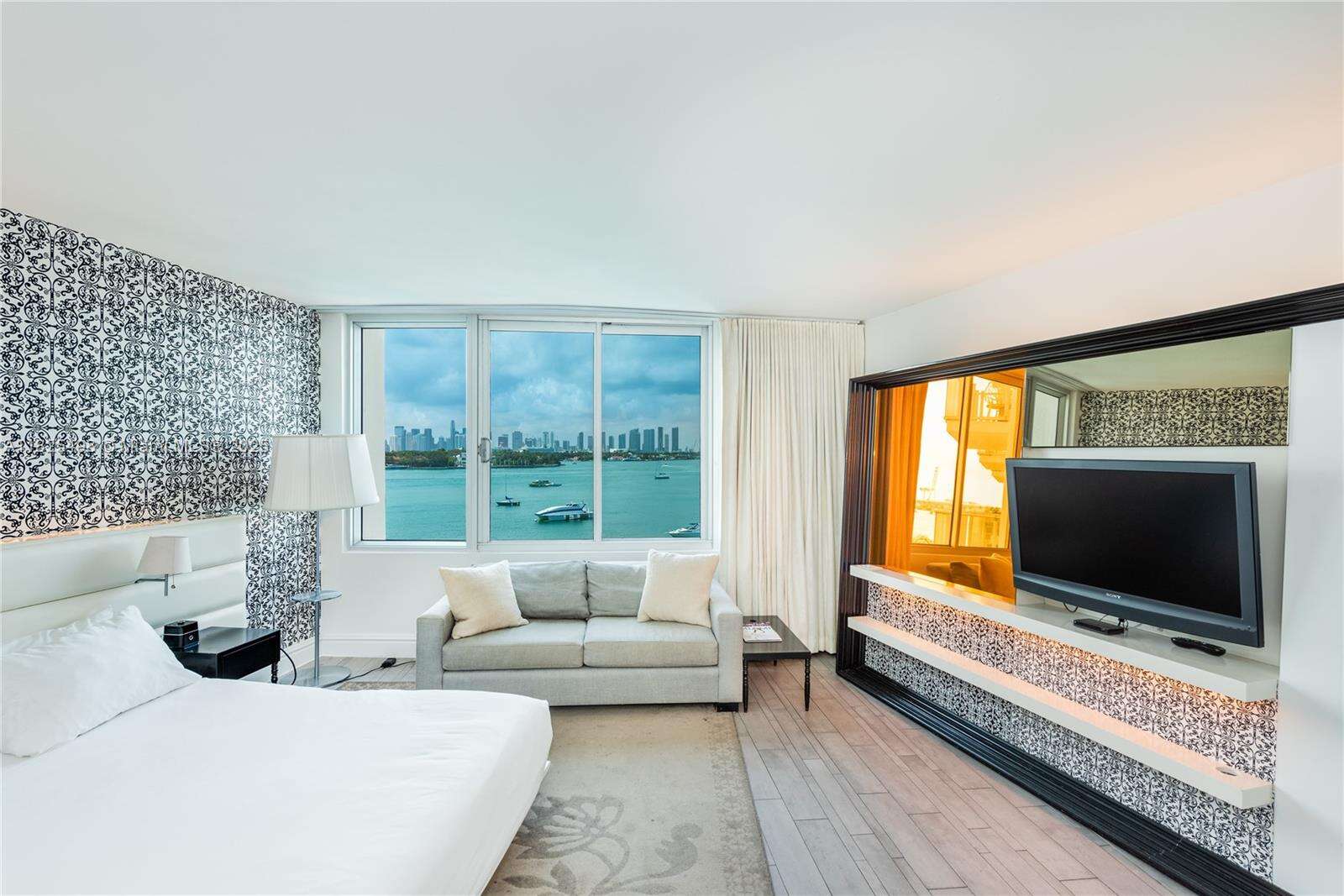 Mondrian Unit #506 | Picture 9