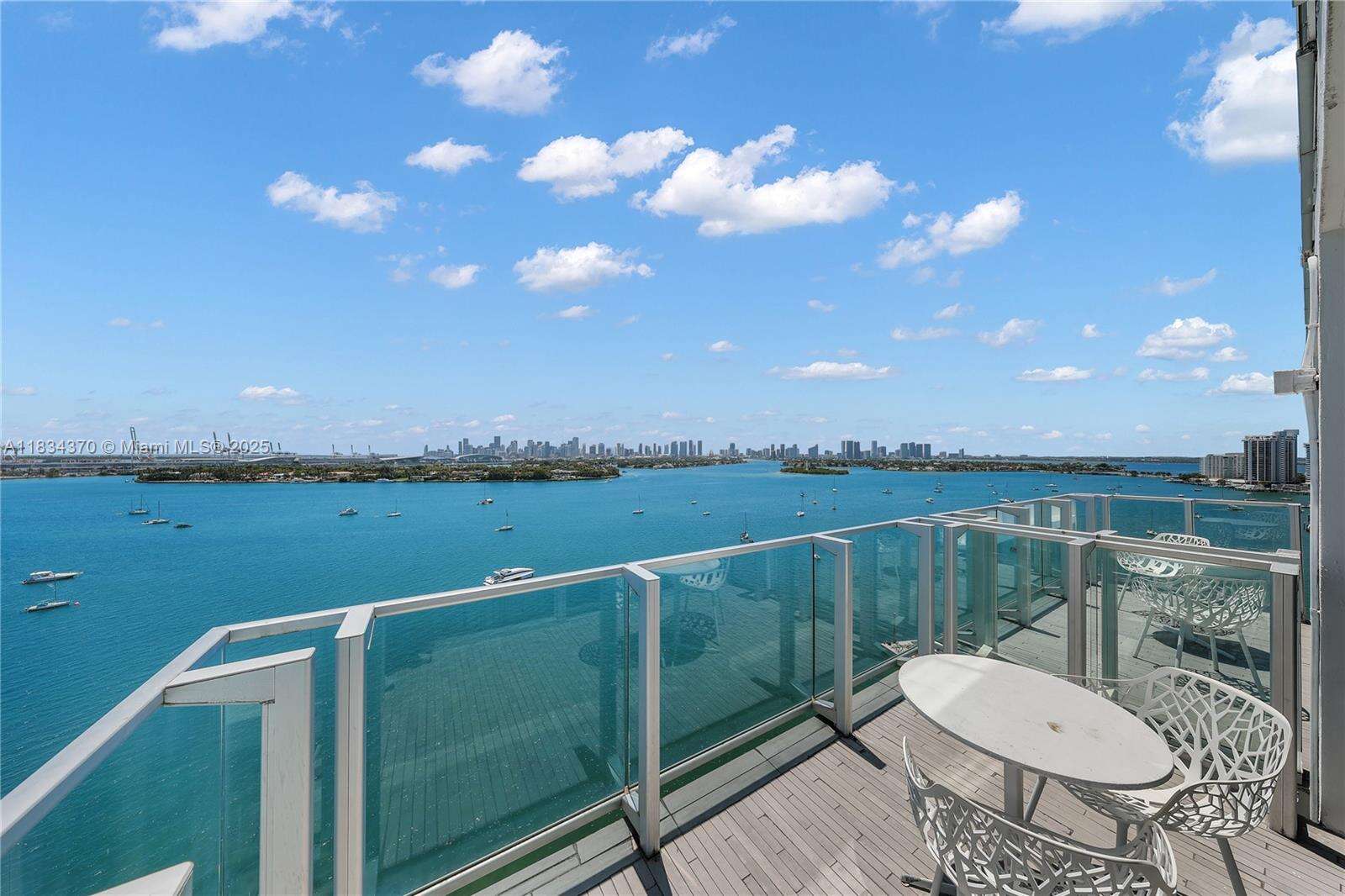 Mondrian Unit #1614 | Picture 3