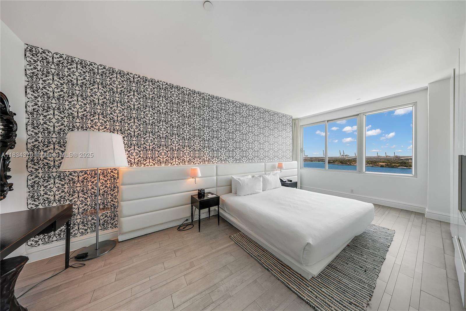 Mondrian Unit #1614 | Picture 8