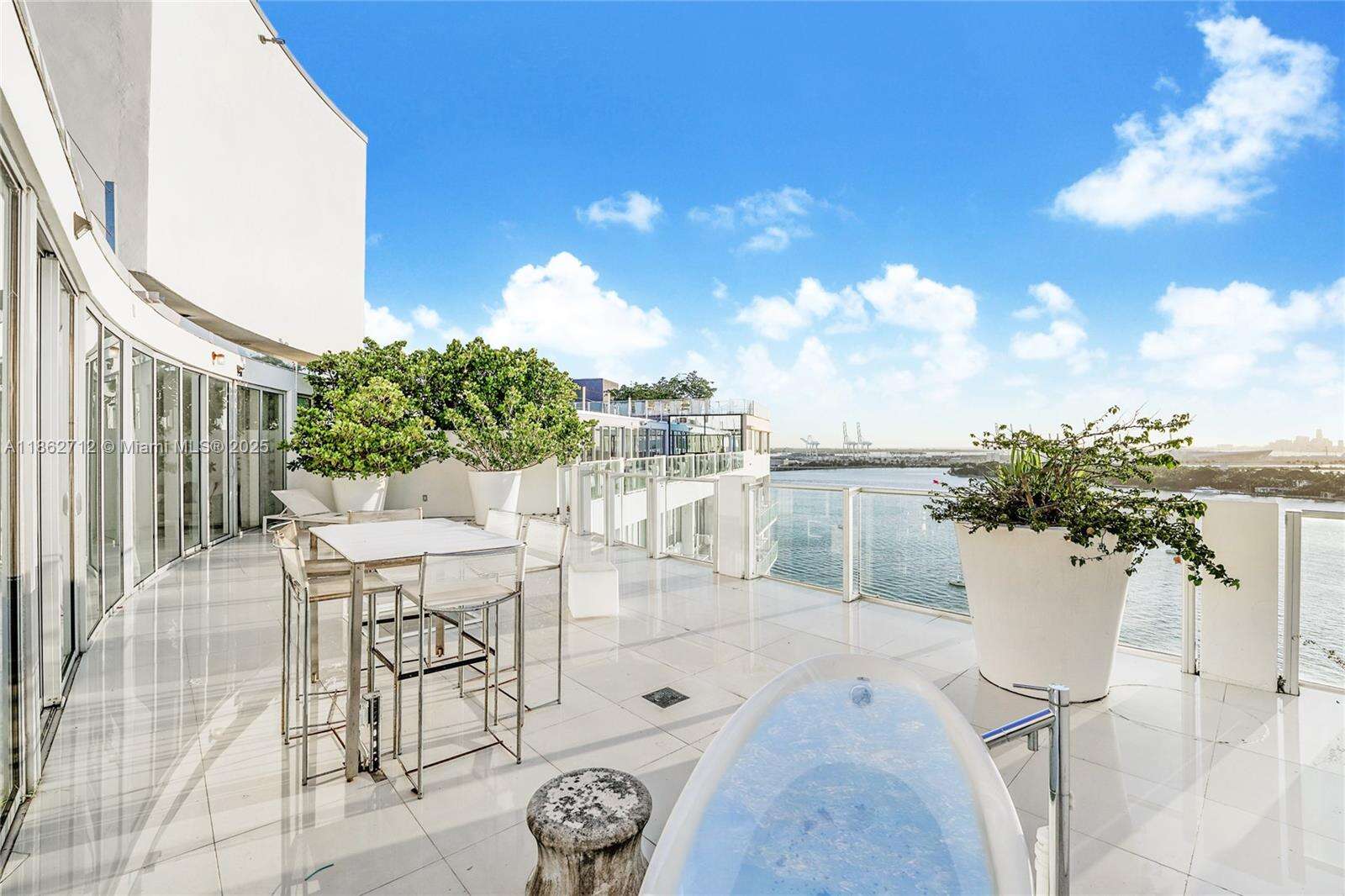 Mondrian Unit #TS-4 | Picture 3