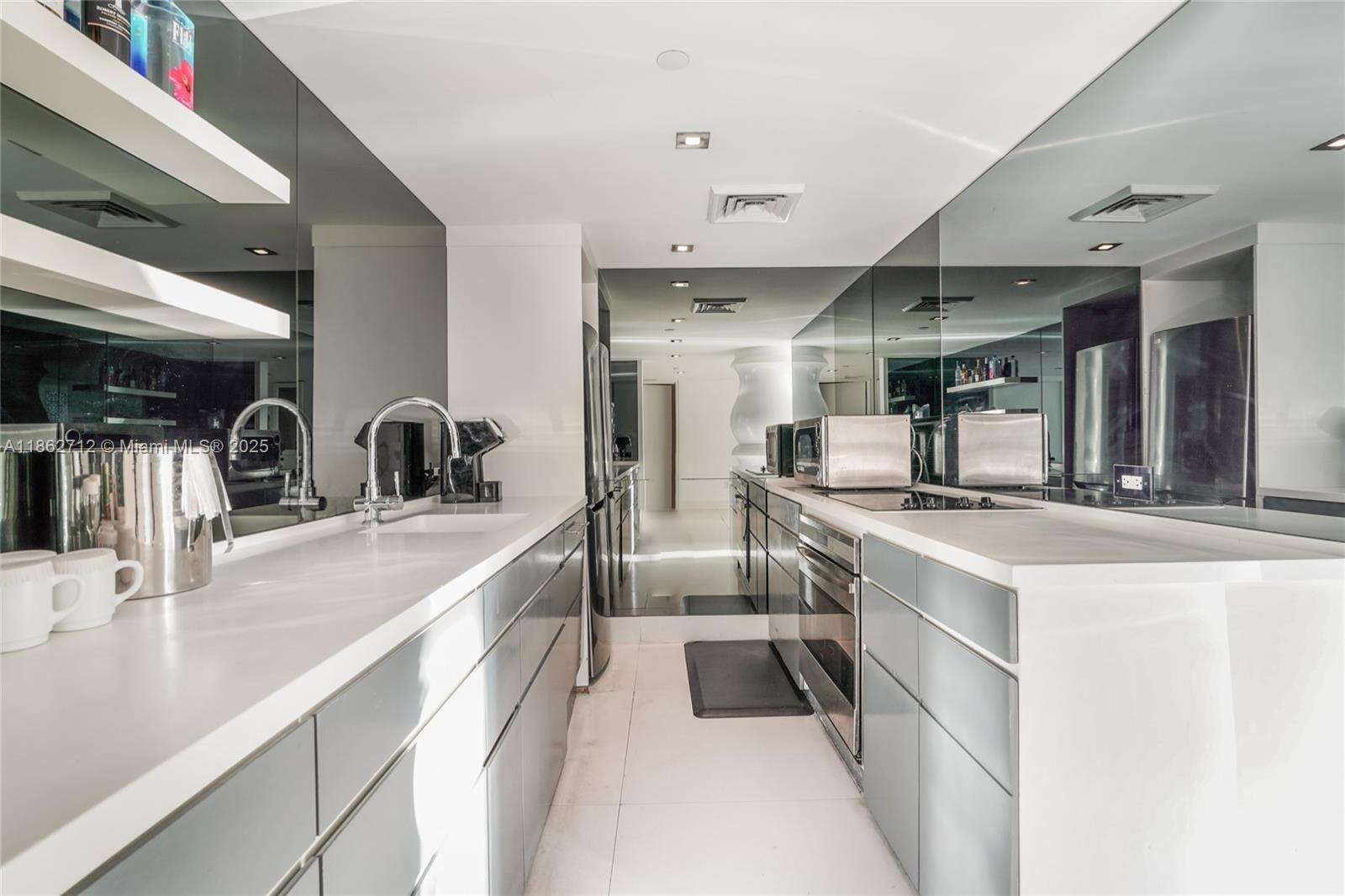 Mondrian Unit #TS-4 | Picture 7