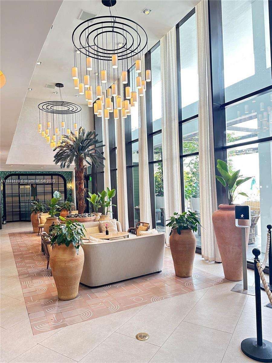 Mondrian Unit #1510 | Picture 21