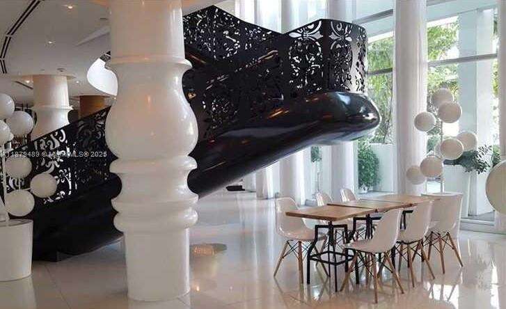 Mondrian Unit #1510 | Picture 23