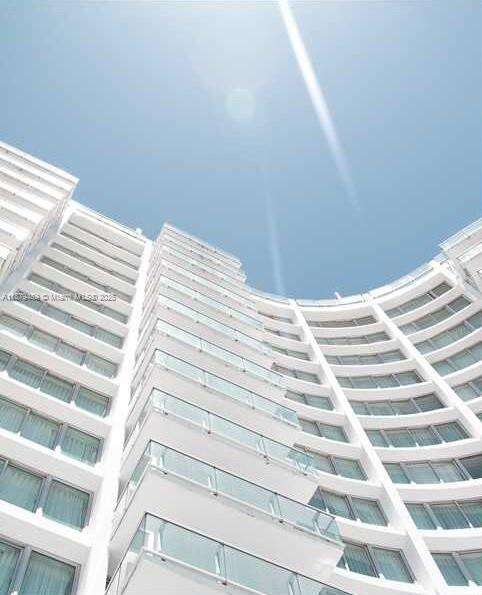 Mondrian Unit #1510 | Picture 63