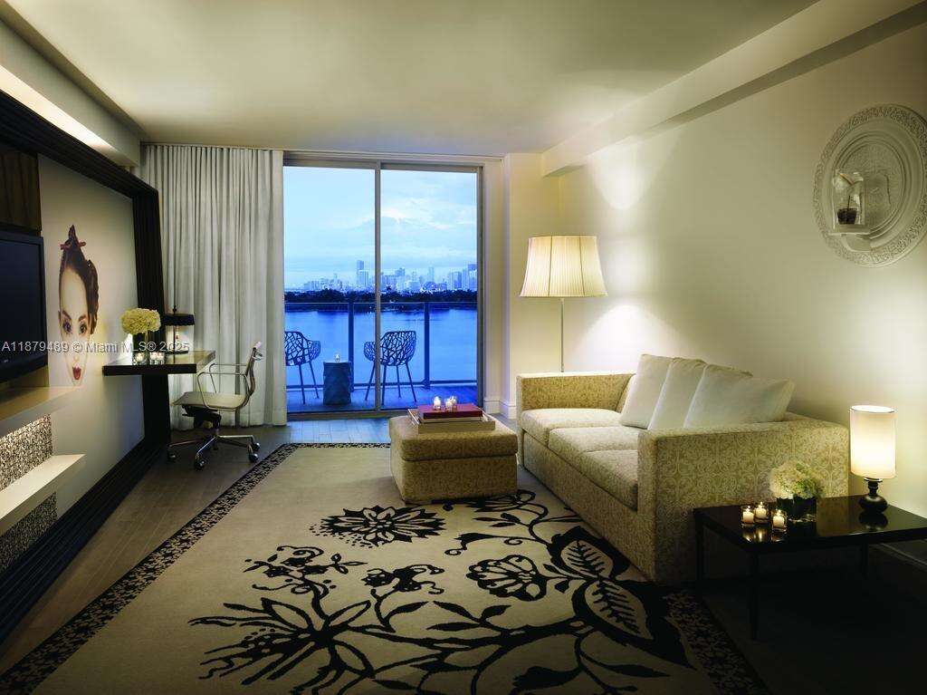 Mondrian Unit #1510 | Picture 8