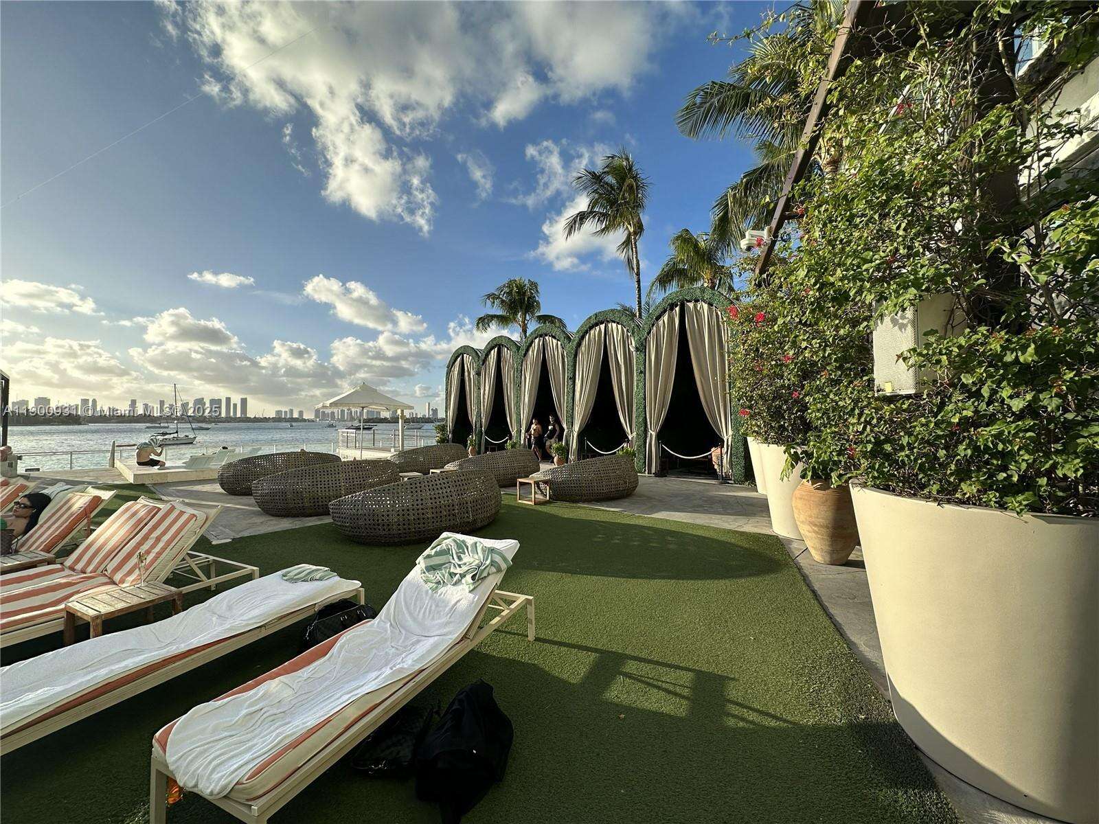 Mondrian Unit #1520 | Picture 8