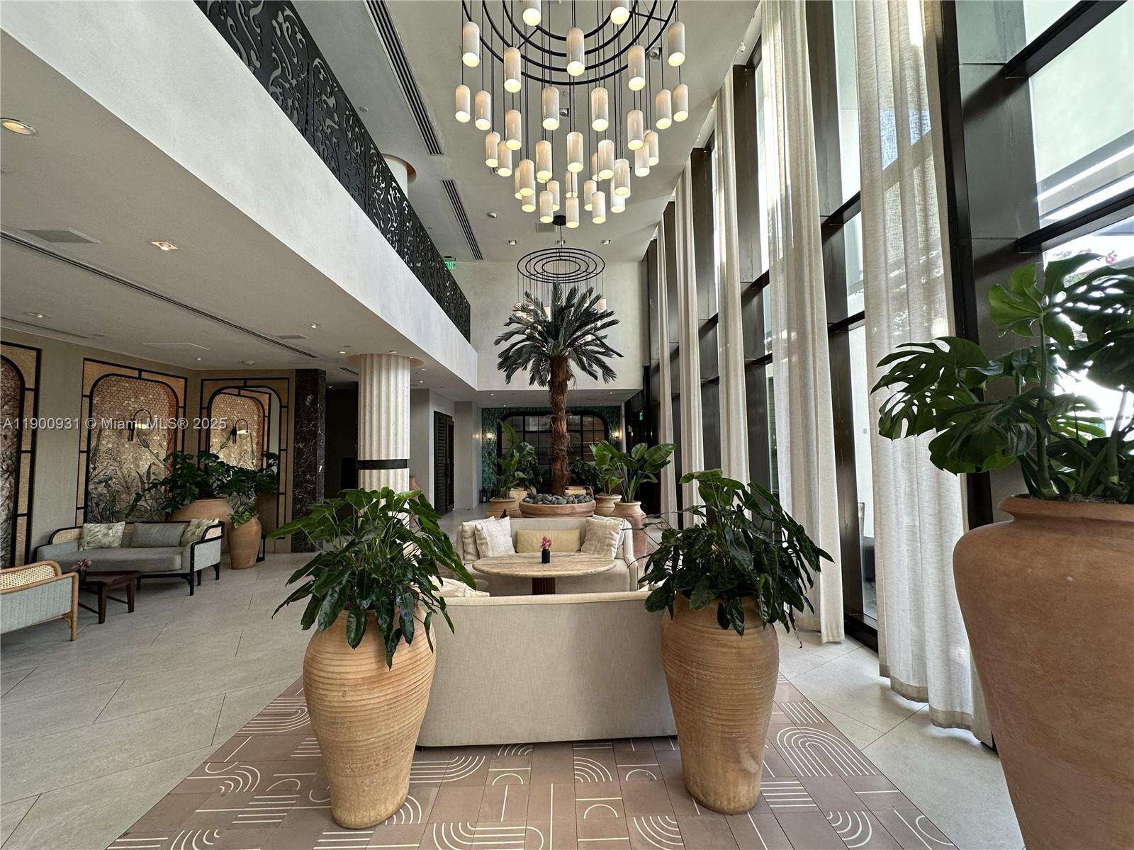 Mondrian Unit #1520 | Picture 9