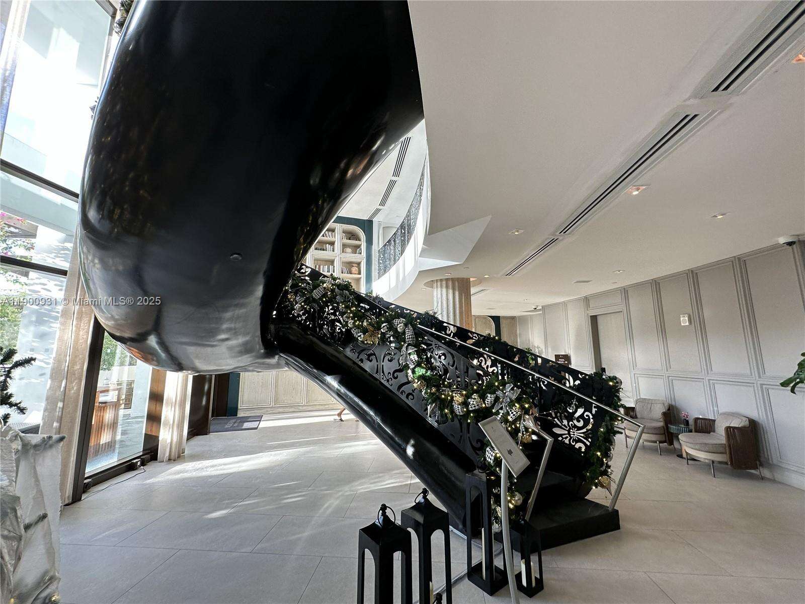 Mondrian Unit #1520 | Picture 10