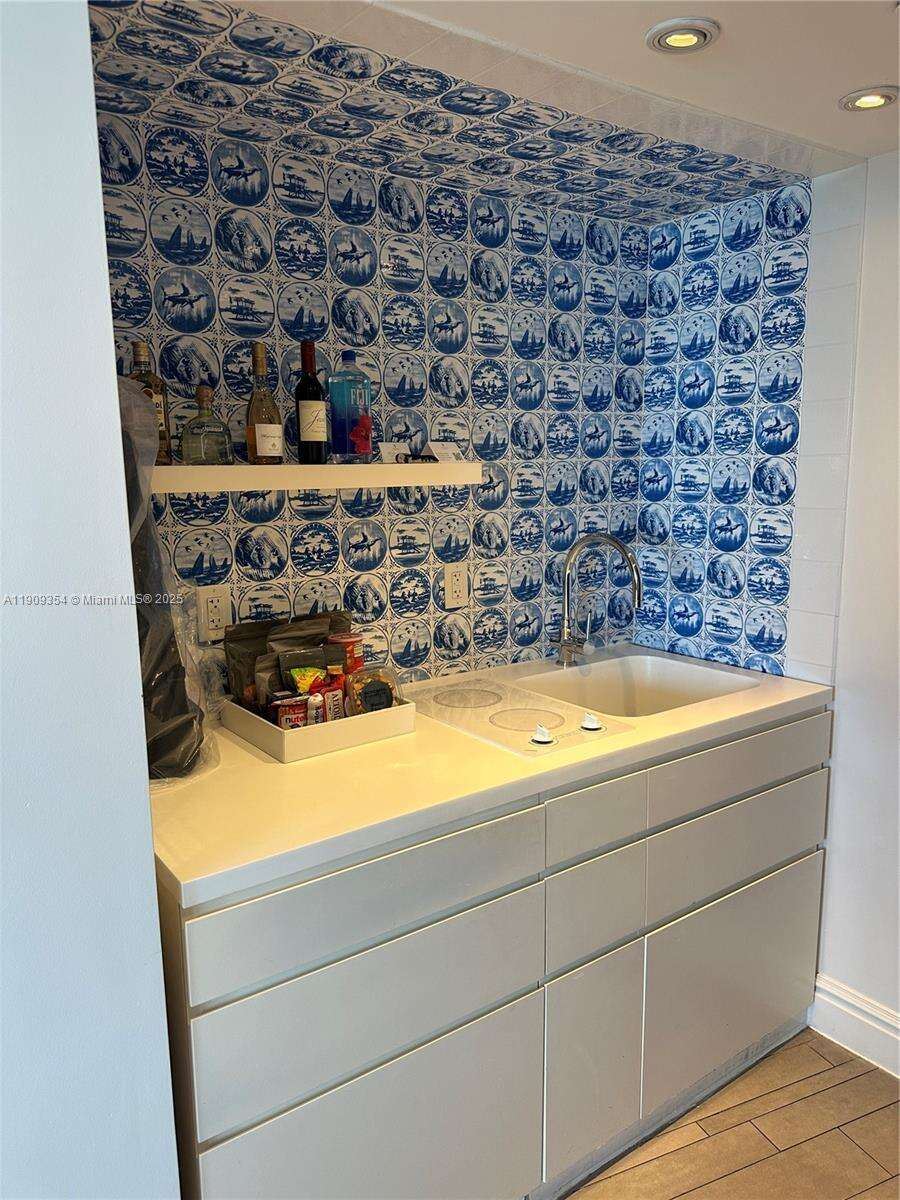 Mondrian Unit #1206 | Picture 3