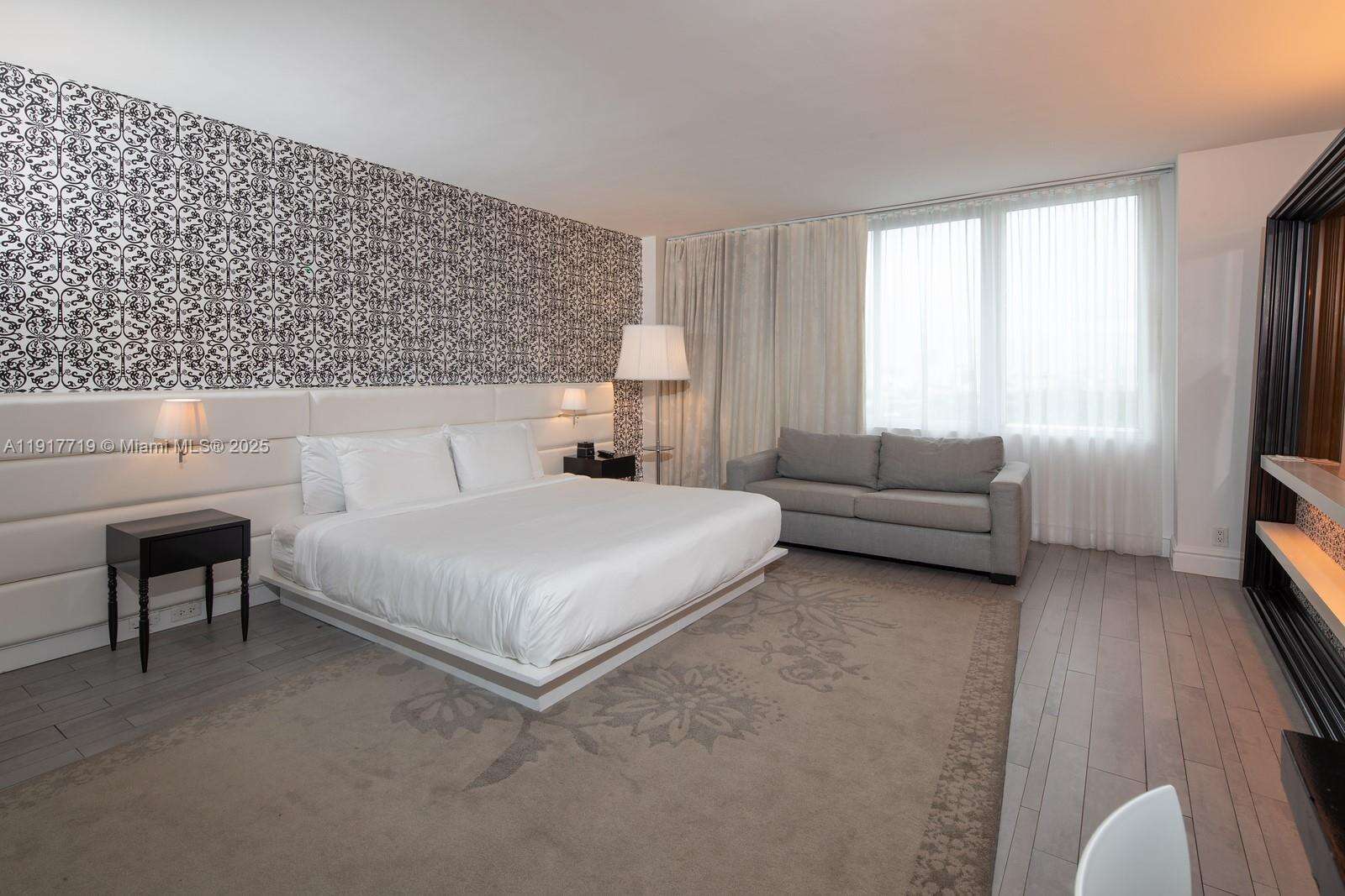 Mondrian For Sale | Unit #1515