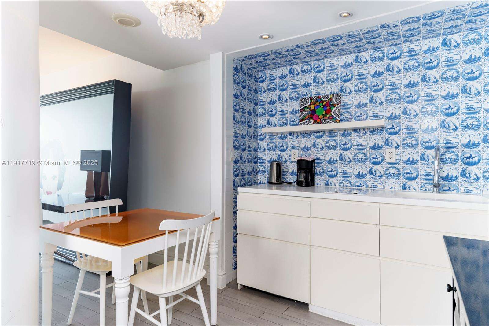 Mondrian Unit #1515 | Picture 12