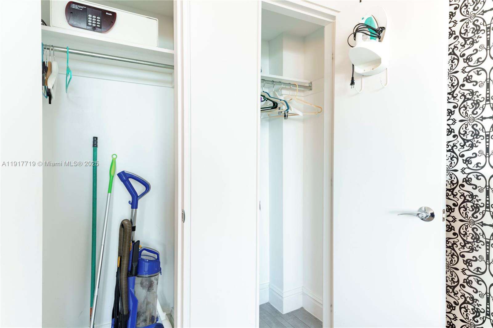 Mondrian Unit #1515 | Picture 25