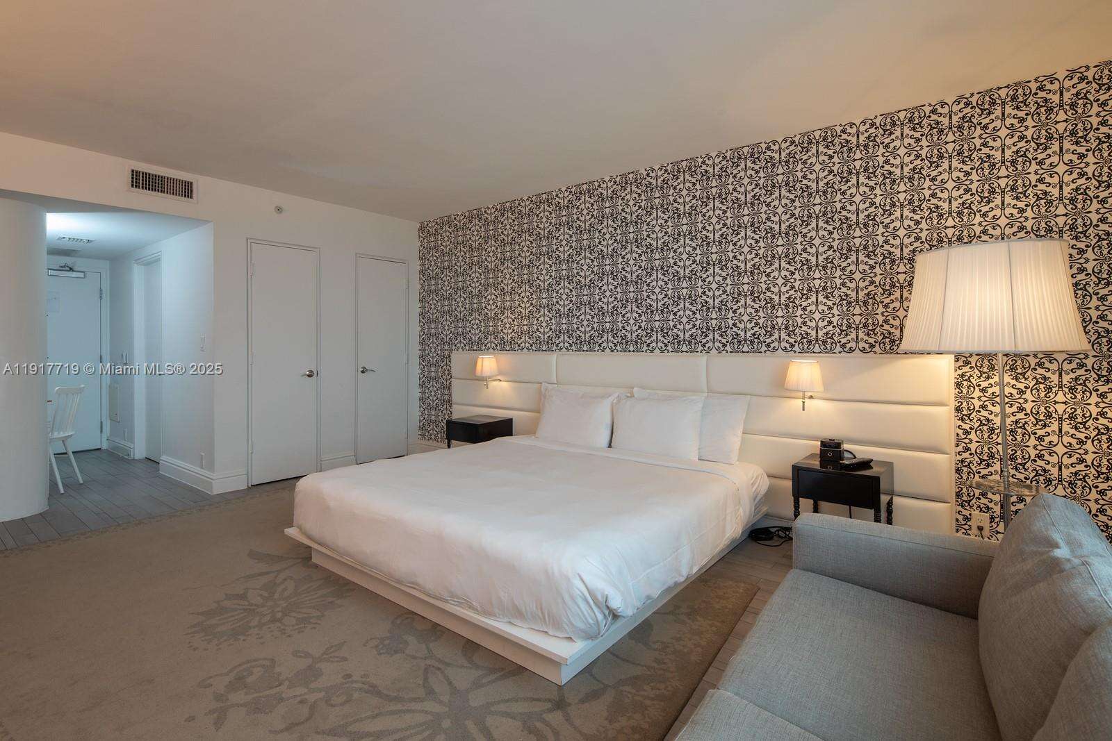 Mondrian Unit #1515 | Picture 4