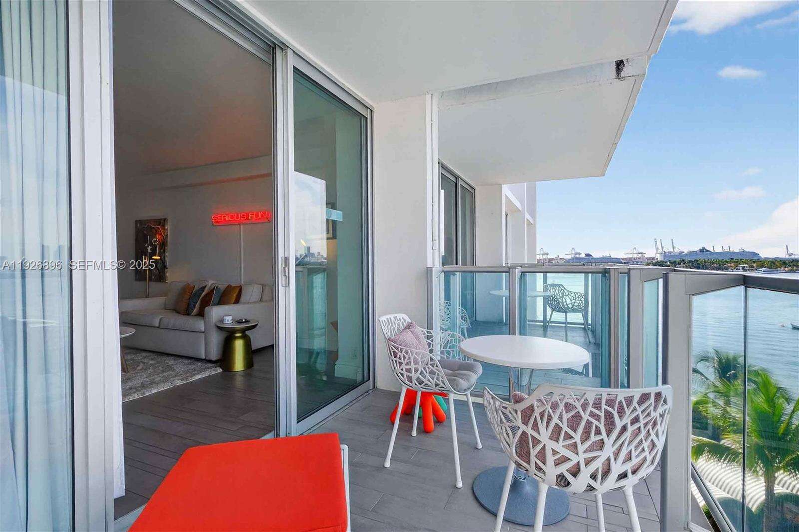 Mondrian Unit #624 | Picture 31