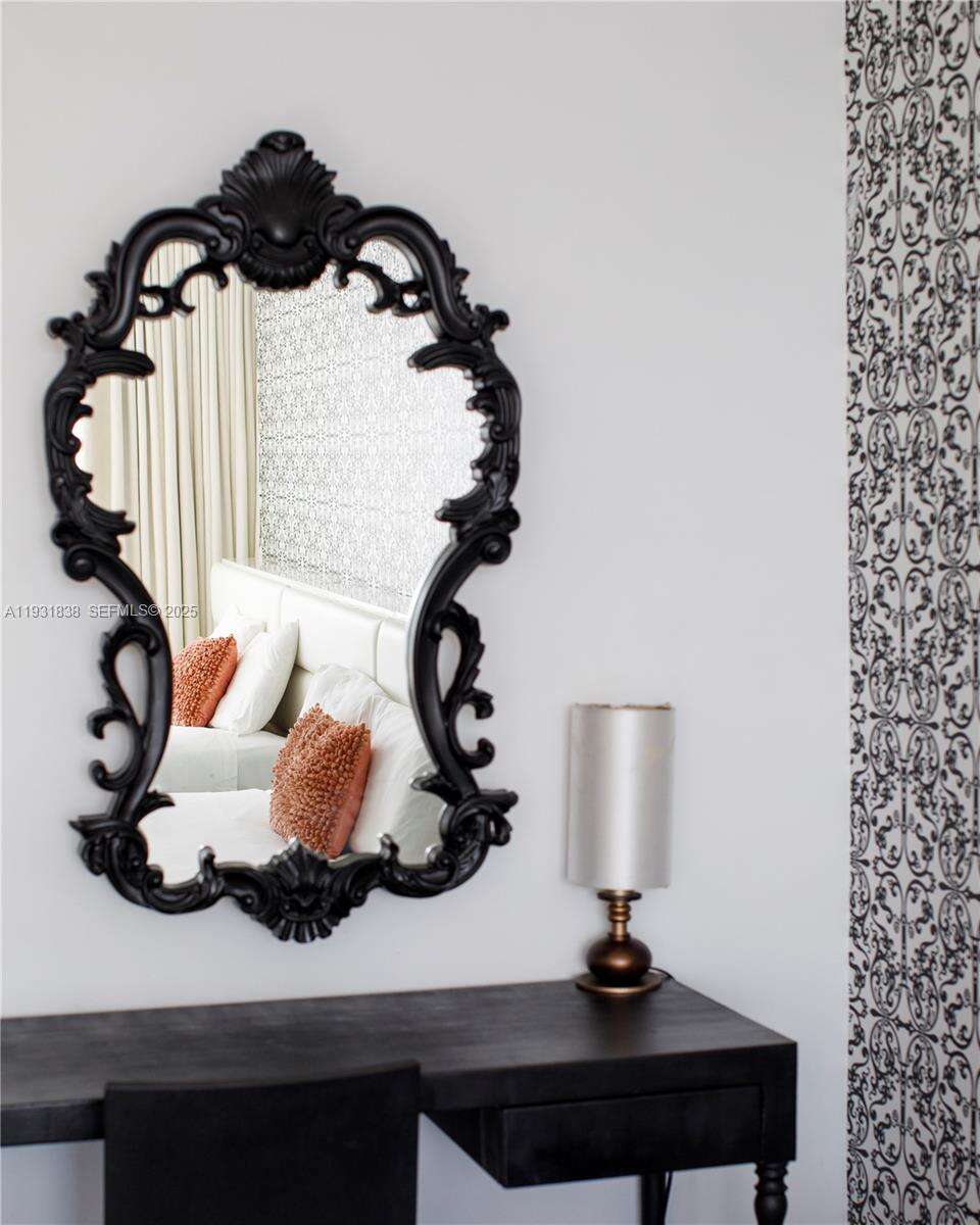 Mondrian Unit #1014 | Picture 13