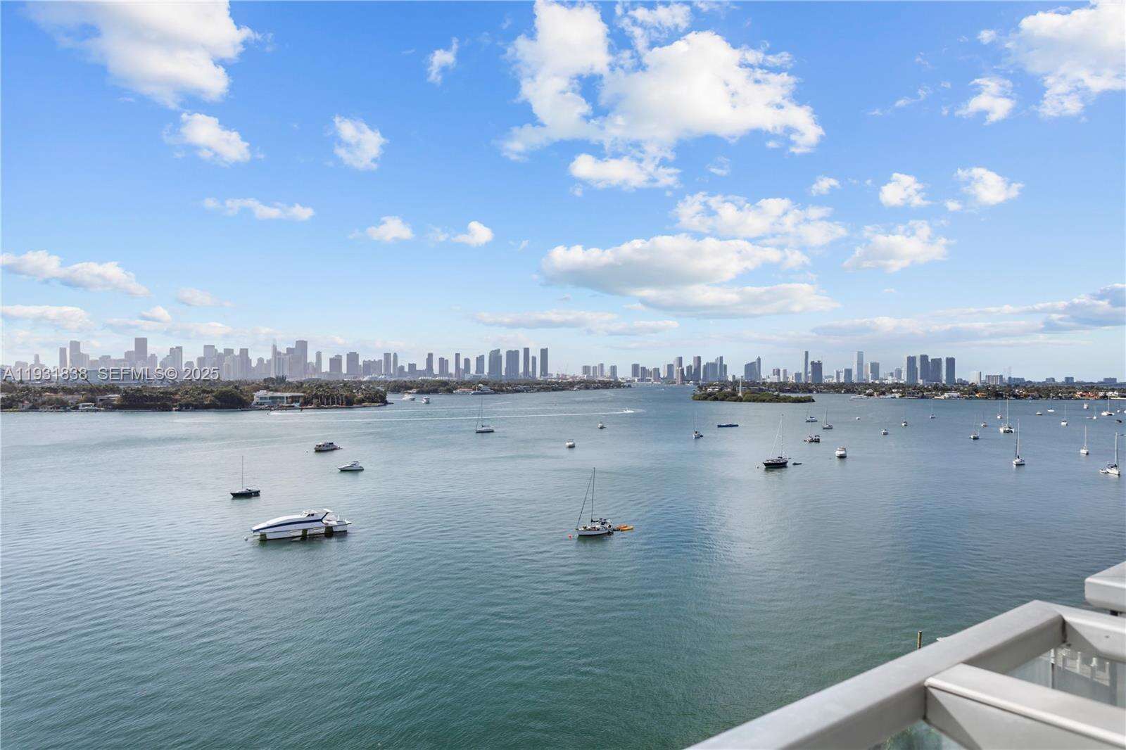 Mondrian Unit #1014 | Picture 16