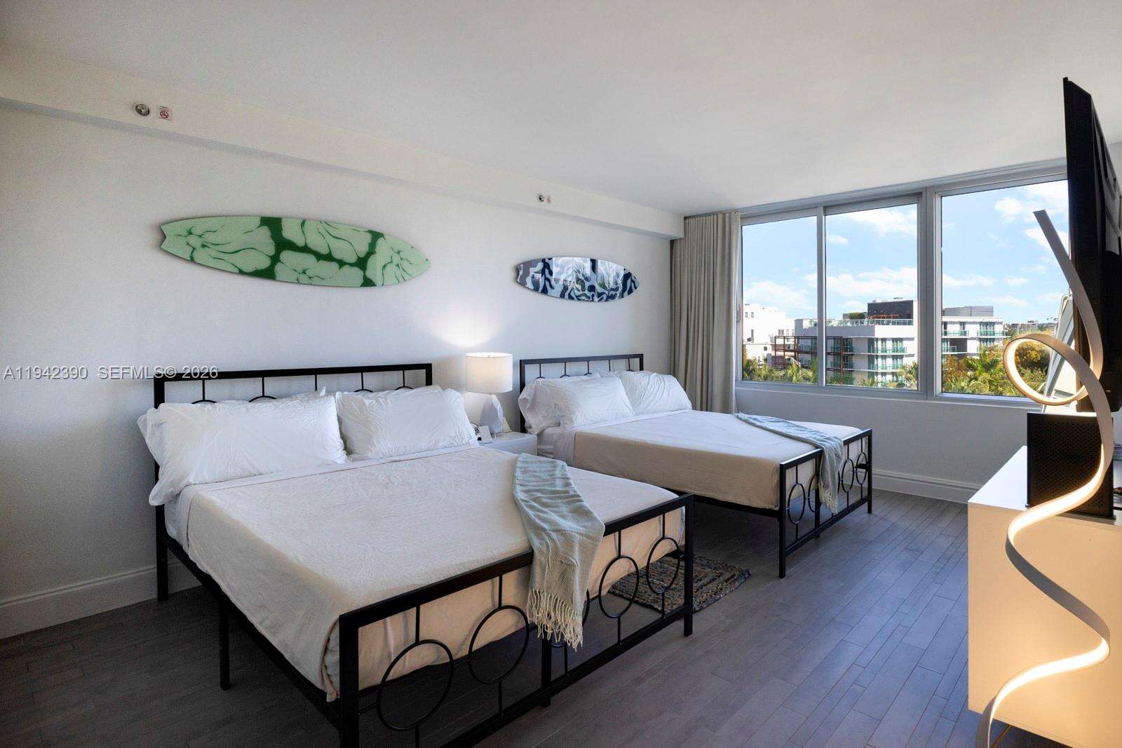 Mondrian Unit #509 | Picture 12