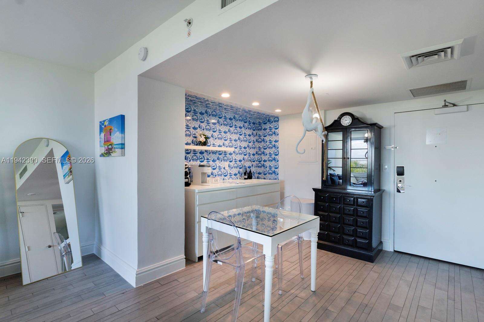 Mondrian Unit #509 | Picture 7