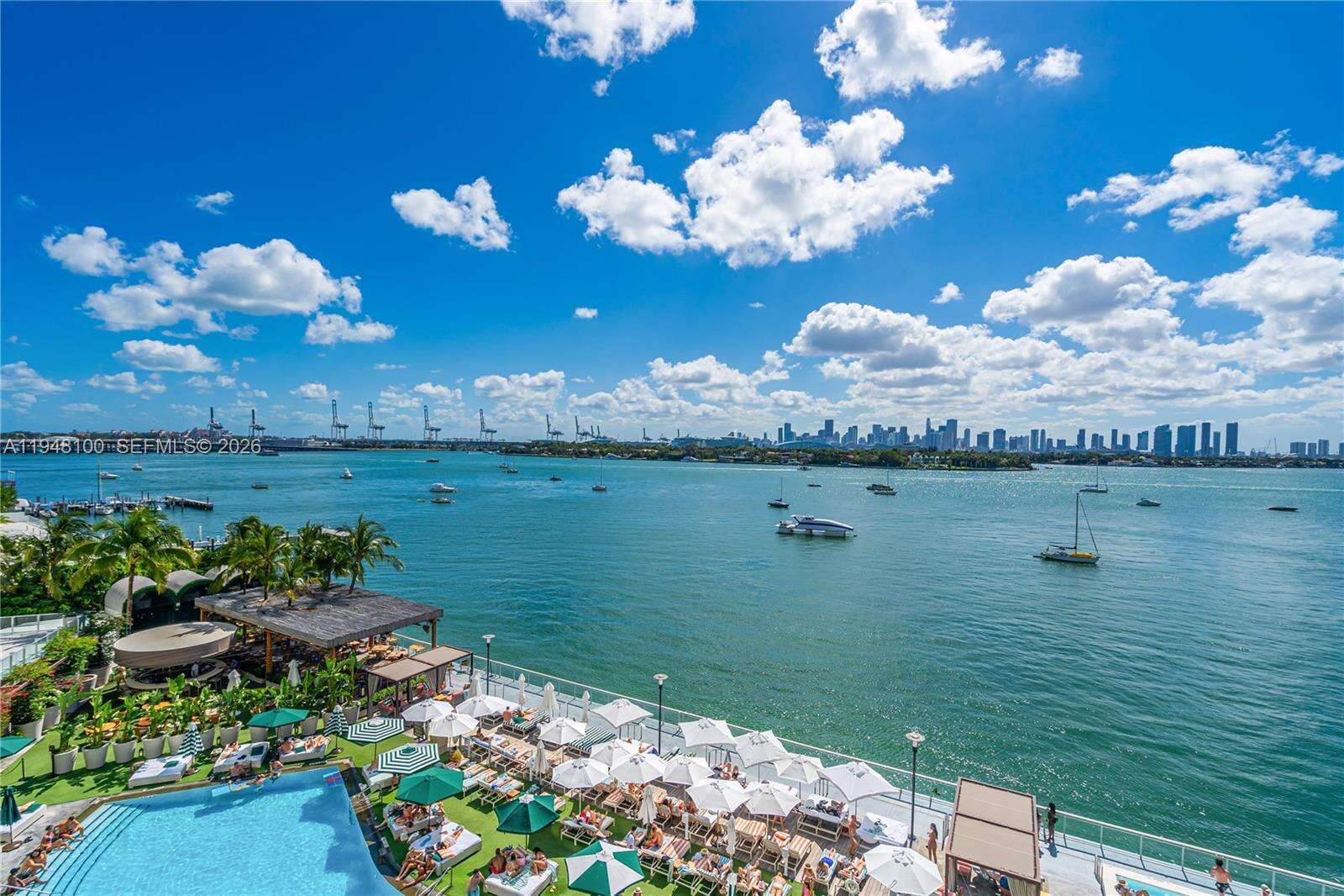 Mondrian Unit #616 | Picture 4