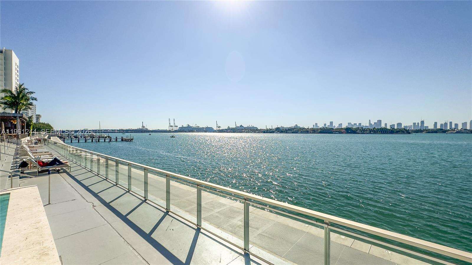 Mondrian Unit #408 | Picture 28