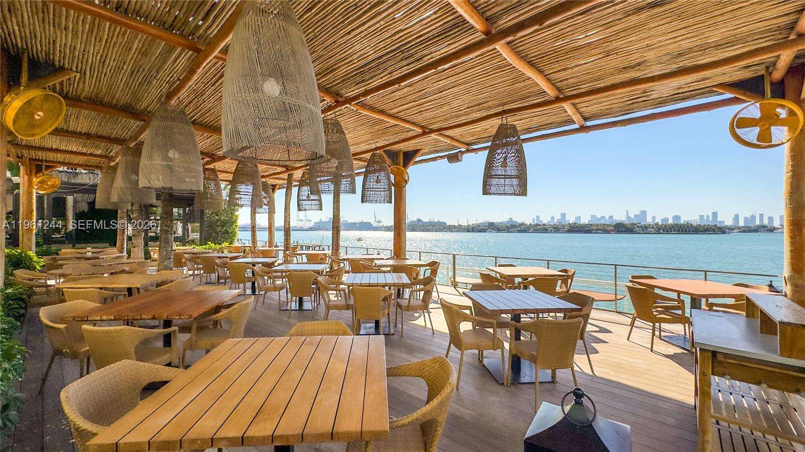 Mondrian Unit #408 | Picture 33