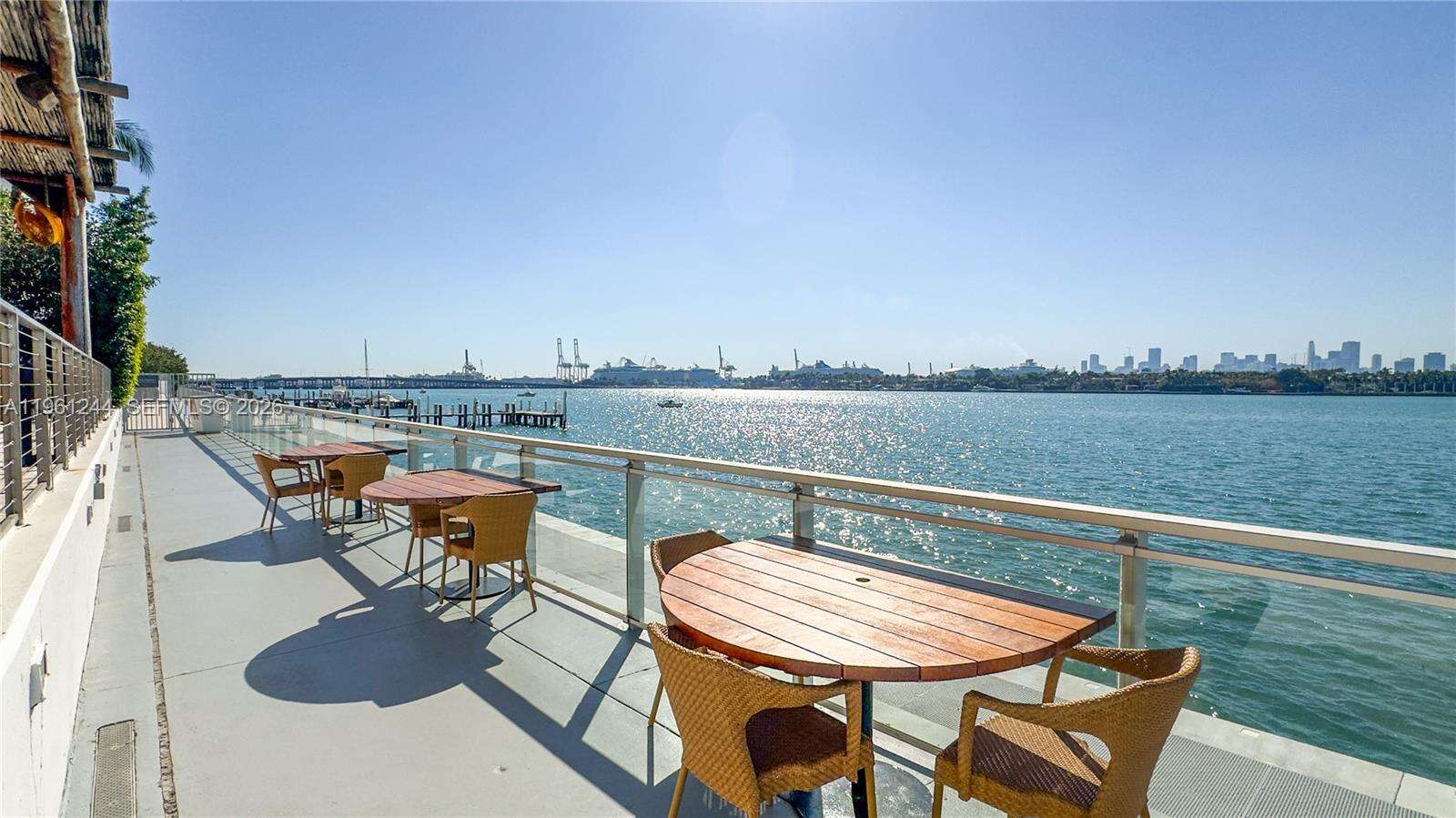 Mondrian Unit #408 | Picture 34