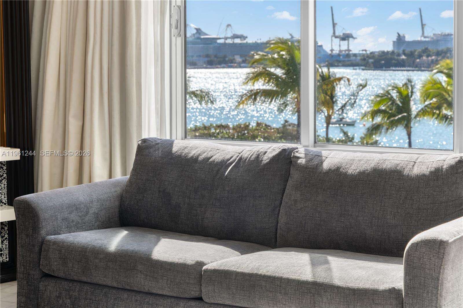 Mondrian Unit #408 | Picture 7