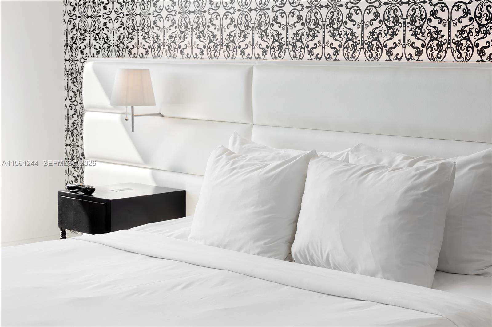 Mondrian Unit #408 | Picture 10