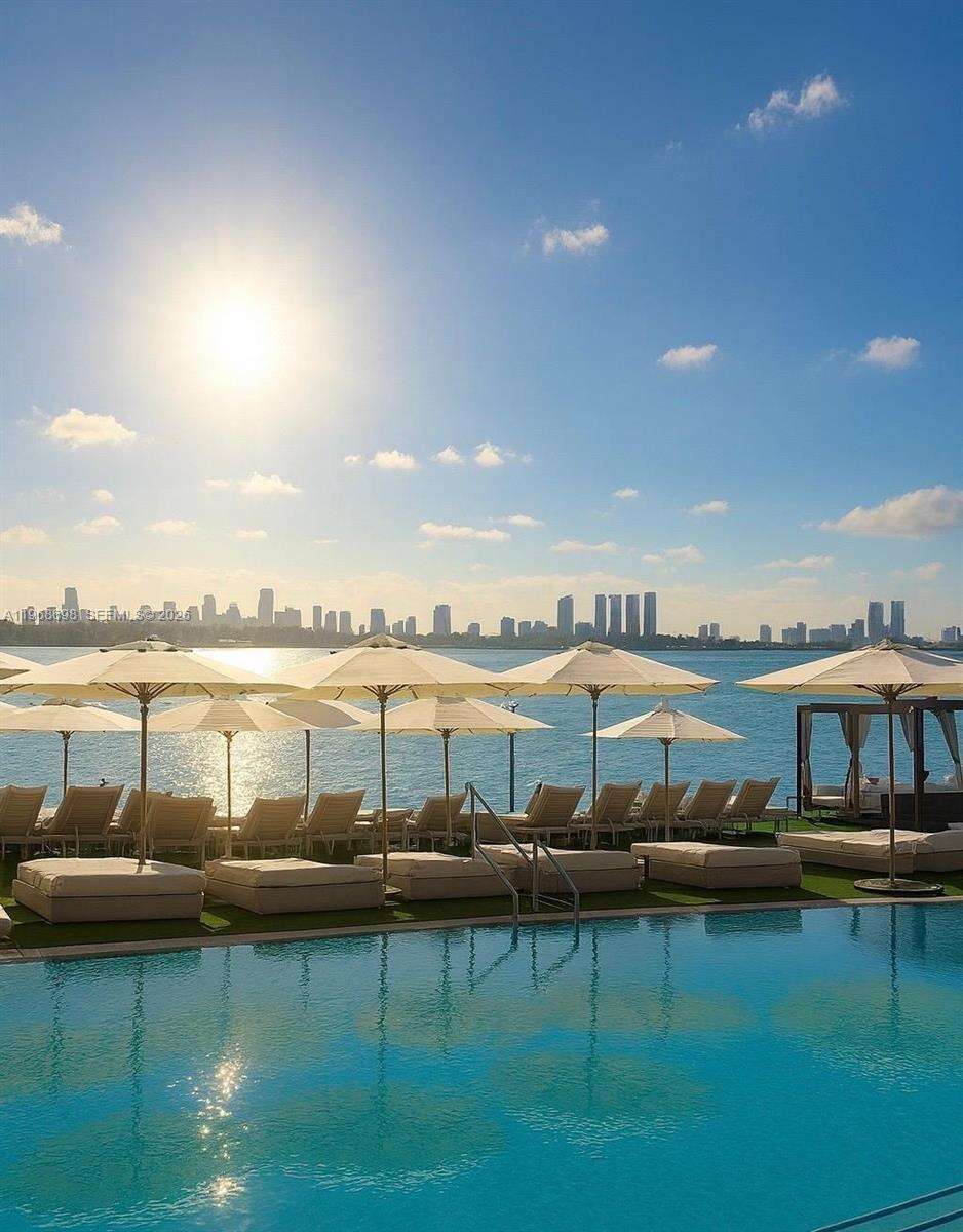 Mondrian Unit #1617 | Picture 21