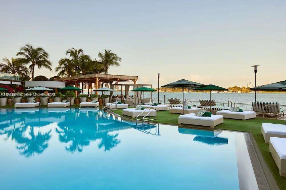 Mondrian Unit #1617 | Picture 22