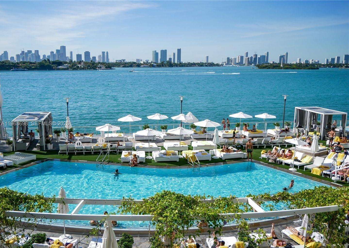 Mondrian Unit #1617 | Picture 24