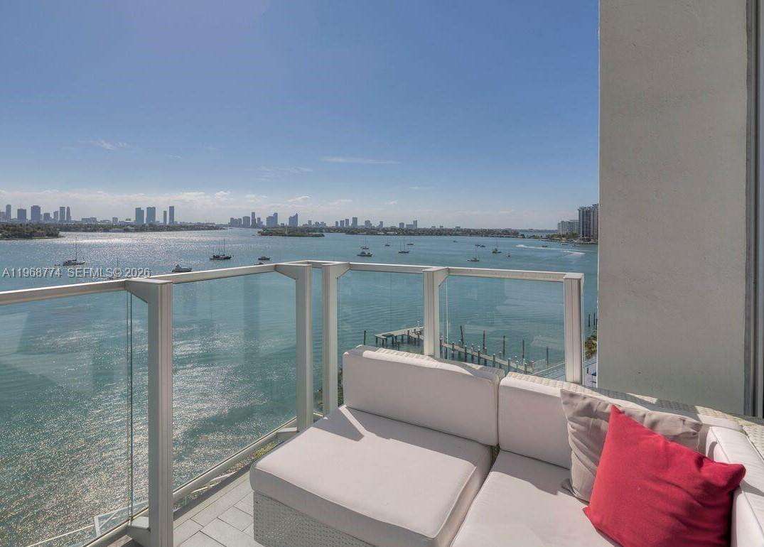 Mondrian Unit #816 | Picture 12