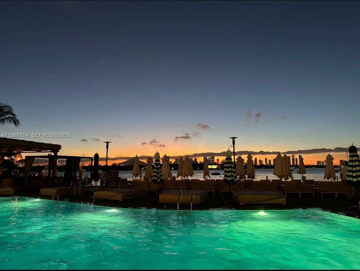 Mondrian Unit #816 | Picture 50