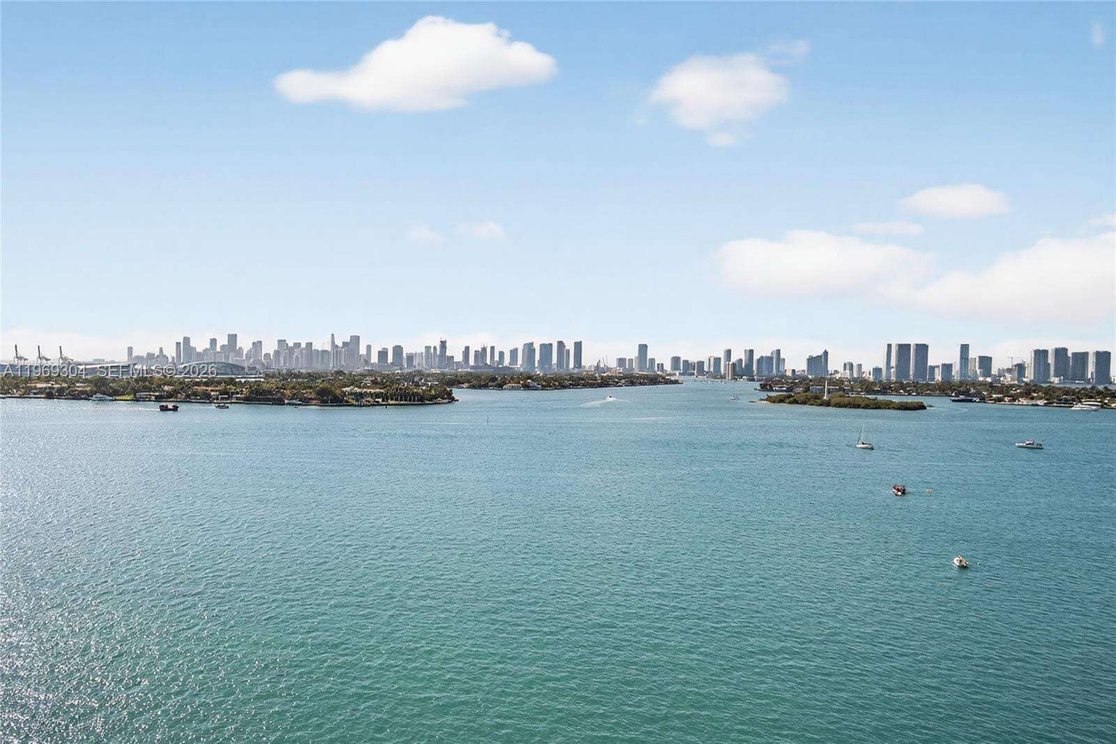 Mondrian Unit #1522 | Picture 1