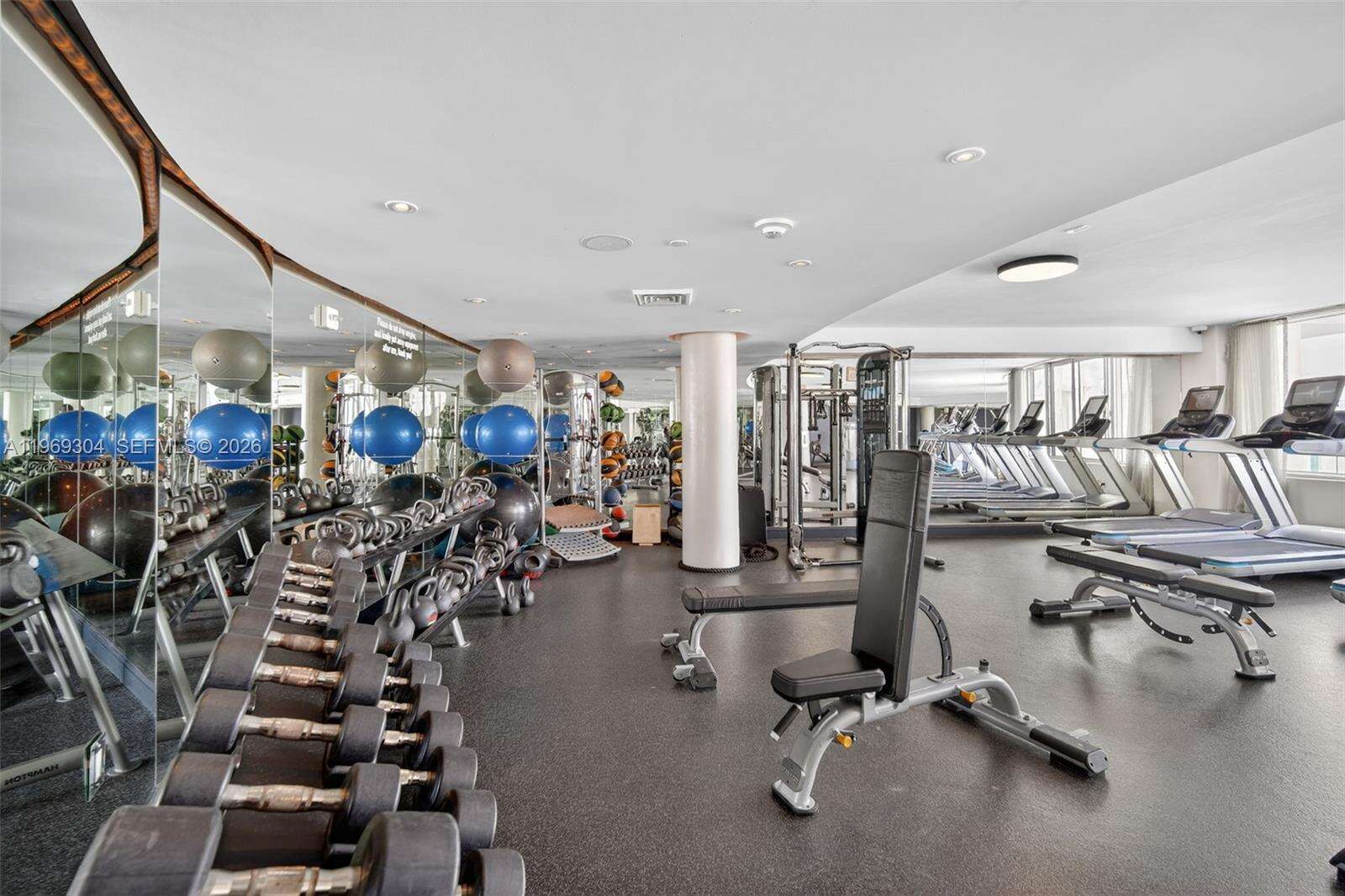 Mondrian Unit #1522 | Picture 18