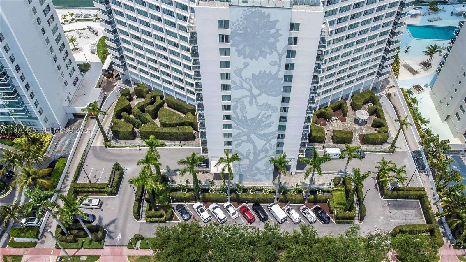 Mondrian Unit #322 | Picture 3