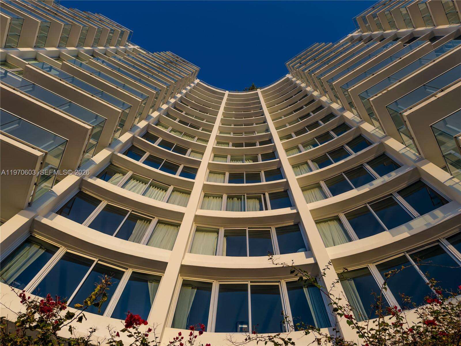 Mondrian Unit #520 | Picture 2